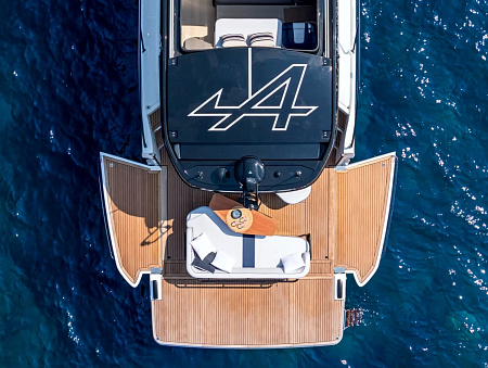 Beneteau GT40